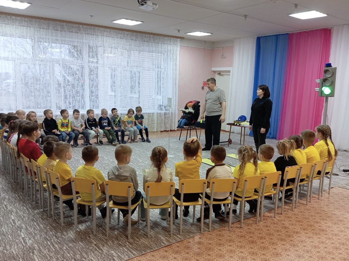 За 11 месяцев 2025 года более 42 тысяч жителей Ульяновской области приняли участие в профилактических мероприятиях, направленных на повышение безопасности дорожного движения